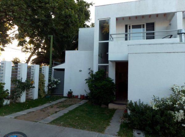 Venta hermosa casa en condominio | Peñaflor